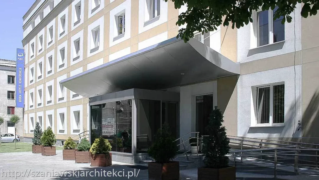 Biurowiec przy ul. Ciołka – przebudowa